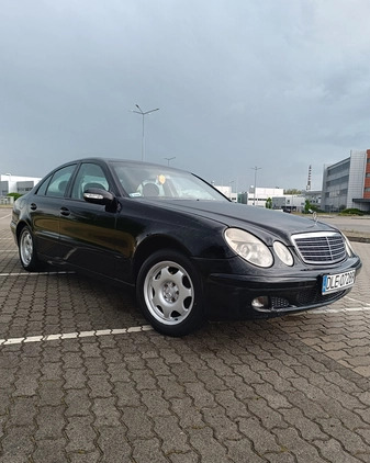 Mercedes-Benz Klasa E cena 13500 przebieg: 310000, rok produkcji 2003 z Wrocław małe 92